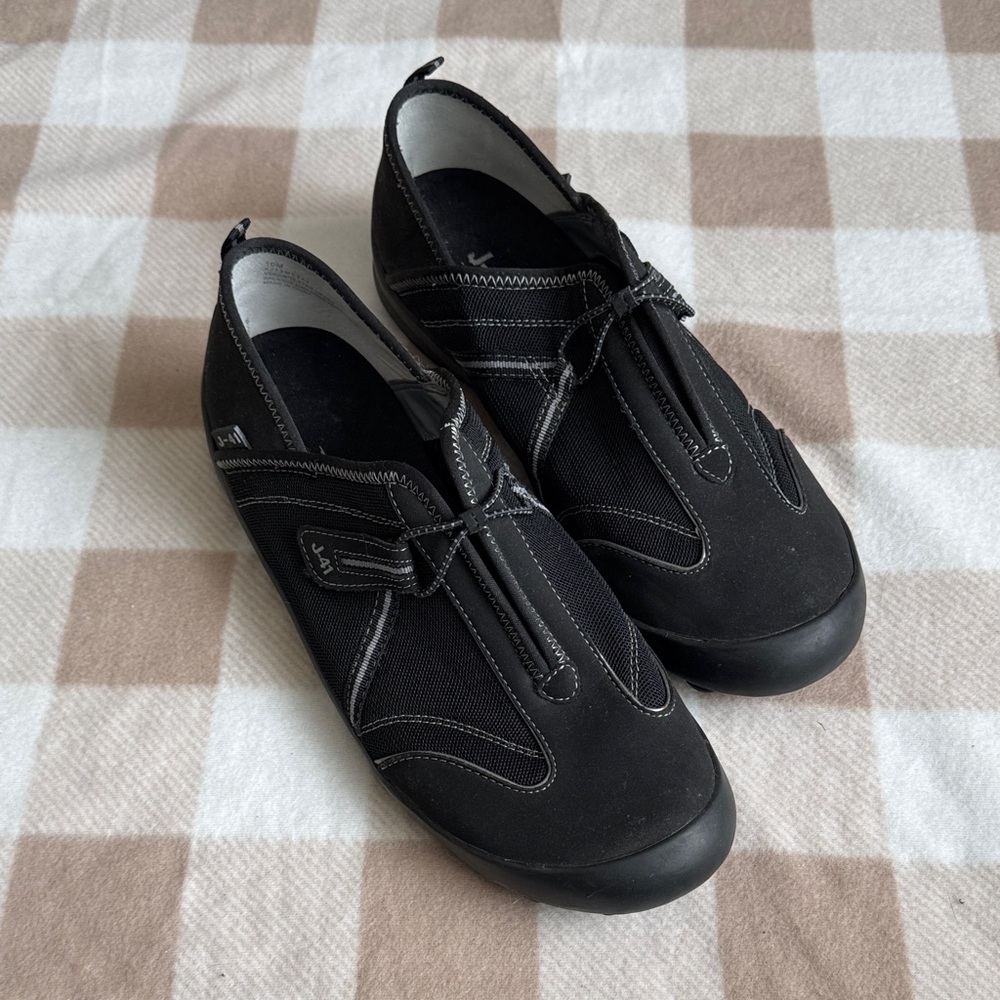 J-41 Adventure On Shoes